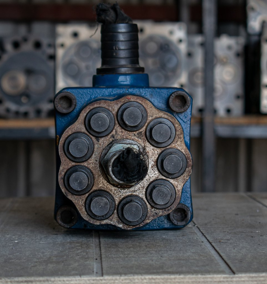 KAZEL PUMP WITH 9 SINGLE ACTING PISTONS - Хидравлична помпа за Камион: снимка 1 KAZEL PUMP WITH 9 SINGLE ACTING PISTONS - Хидравлична помпа за Камион: снимка 1