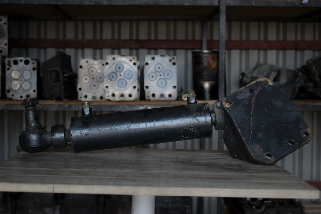 MAN TGA HYDRAULIC STEERING BOTTLE - Хидравличен цилиндър за Камион: снимка 1 MAN TGA HYDRAULIC STEERING BOTTLE - Хидравличен цилиндър за Камион: снимка 1