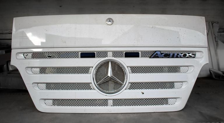 MERCEDES-BENZ ACTROS MEGA SPACE MP II - Капо за Камион: снимка 1 MERCEDES-BENZ ACTROS MEGA SPACE MP II - Капо за Камион: снимка 1