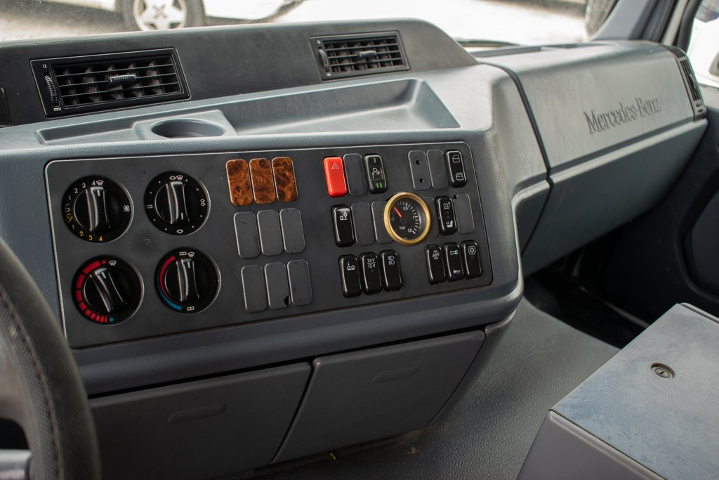 MERCEDES-BENZ ACTROS MP I - Табло за Камион: снимка 2 MERCEDES-BENZ ACTROS MP I - Табло за Камион: снимка 2