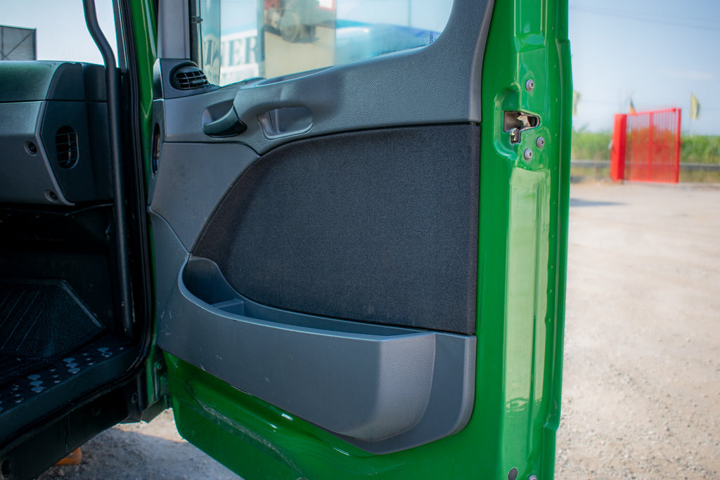 MERCEDES-BENZ ACTROS MP II DOOR LINING - PASSENGER - Врата и части за Камион: снимка 2 MERCEDES-BENZ ACTROS MP II DOOR LINING - PASSENGER - Врата и части за Камион: снимка 2