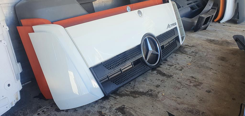 MERCEDES-BENZ ACTROS MP4 - Капо за Камион: снимка 3 MERCEDES-BENZ ACTROS MP4 - Капо за Камион: снимка 3