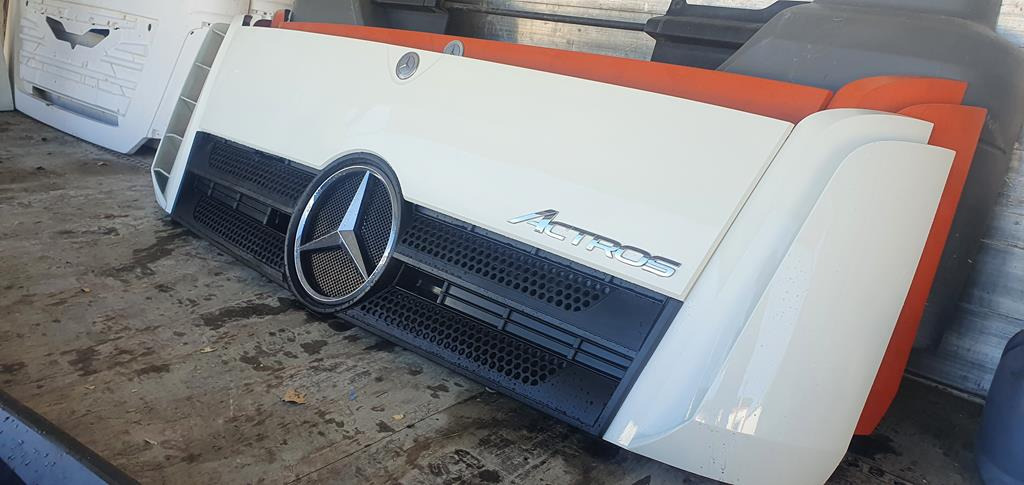 MERCEDES-BENZ ACTROS MP4 - Капо за Камион: снимка 2 MERCEDES-BENZ ACTROS MP4 - Капо за Камион: снимка 2