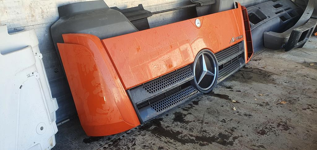 MERCEDES-BENZ ACTROS MP4 - Капо за Камион: снимка 3 MERCEDES-BENZ ACTROS MP4 - Капо за Камион: снимка 3
