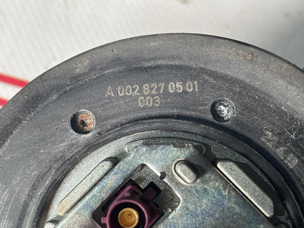 MERCEDES-BENZ ANTENNA - A 002 827 0501 - Каросерия и екстериор за Камион: снимка 2 MERCEDES-BENZ ANTENNA - A 002 827 0501 - Каросерия и екстериор за Камион: снимка 2