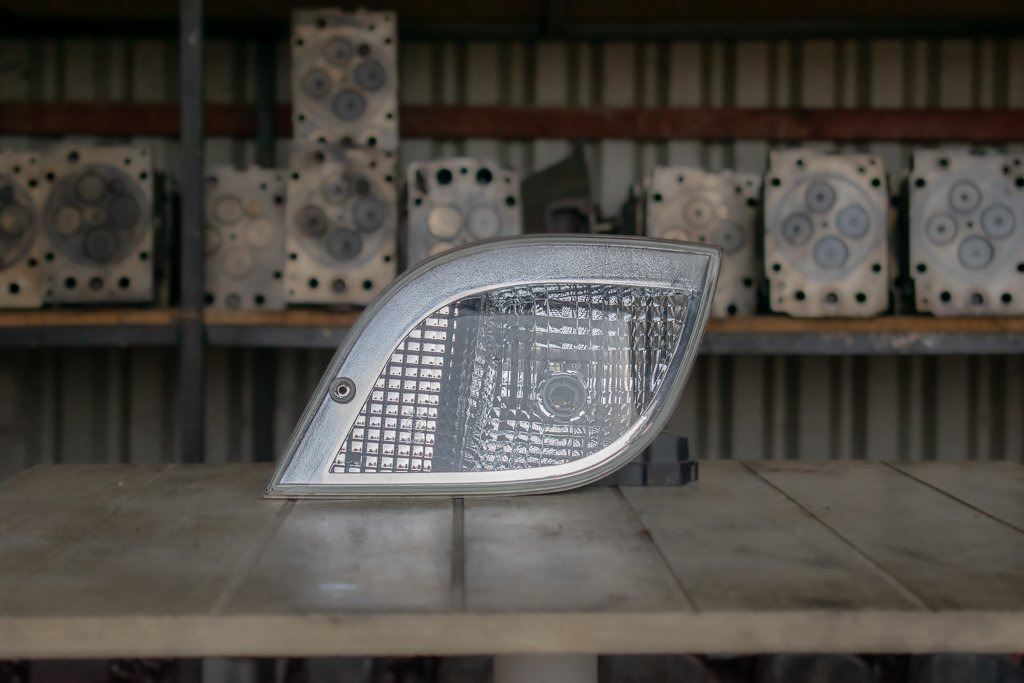 MERCEDES-BENZ ATEGO CORNER FLASHLIGHT II - DRIVER - Светлина/ Осветление за Камион: снимка 1 MERCEDES-BENZ ATEGO CORNER FLASHLIGHT II - DRIVER - Светлина/ Осветление за Камион: снимка 1