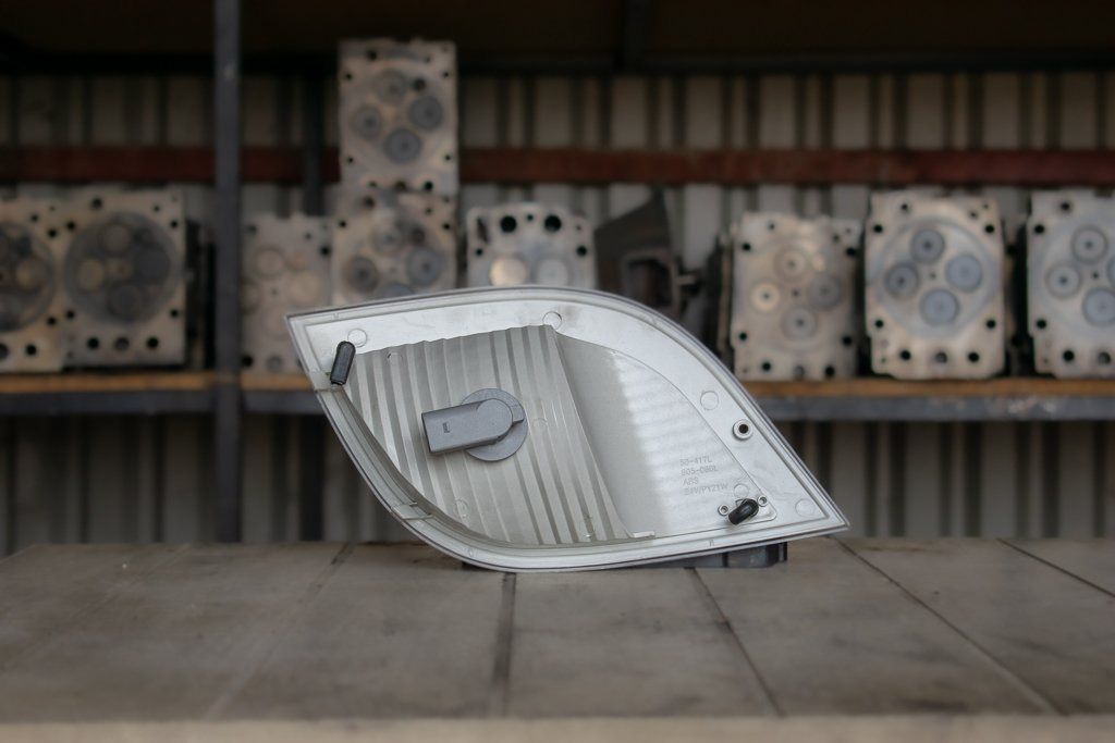 MERCEDES-BENZ ATEGO CORNER FLASHLIGHT II - DRIVER - Светлина/ Осветление за Камион: снимка 2 MERCEDES-BENZ ATEGO CORNER FLASHLIGHT II - DRIVER - Светлина/ Осветление за Камион: снимка 2