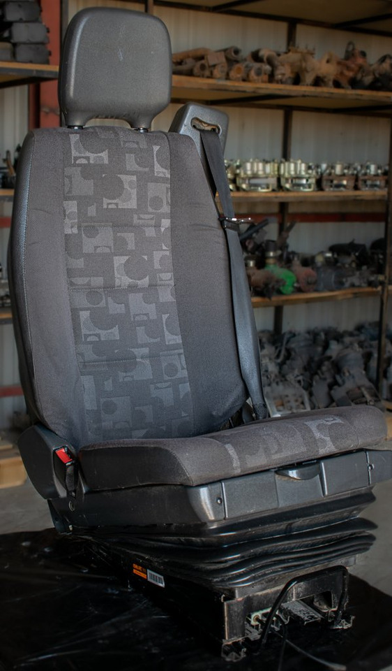 MERCEDES-BENZ ATEGO II AIR DRIVER SEAT - Седалка за Камион: снимка 4 MERCEDES-BENZ ATEGO II AIR DRIVER SEAT - Седалка за Камион: снимка 4