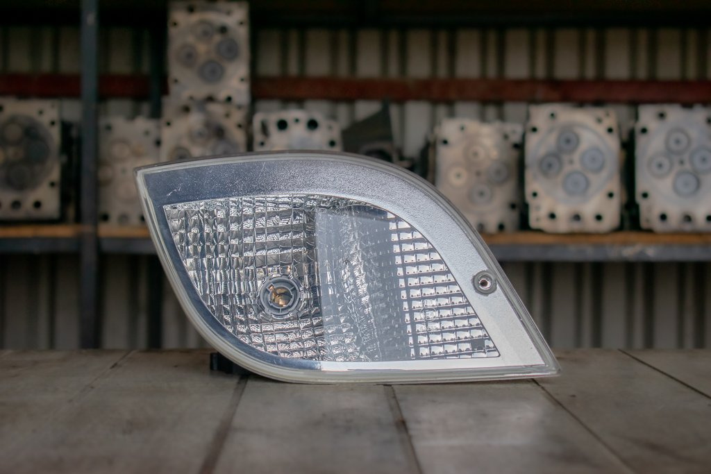 MERCEDES-BENZ ATEGO II CORNER FLASHLIGHT - PASSENGER - Светлина/ Осветление за Камион: снимка 1 MERCEDES-BENZ ATEGO II CORNER FLASHLIGHT - PASSENGER - Светлина/ Осветление за Камион: снимка 1