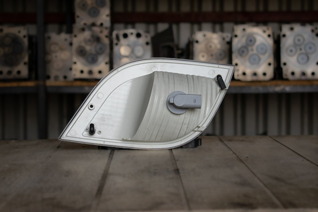 MERCEDES-BENZ ATEGO II CORNER FLASHLIGHT - PASSENGER - Светлина/ Осветление за Камион: снимка 2 MERCEDES-BENZ ATEGO II CORNER FLASHLIGHT - PASSENGER - Светлина/ Осветление за Камион: снимка 2