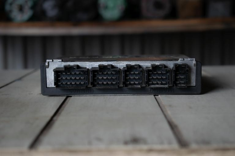 MERCEDES-BENZ EPB 4S/4M - Блок за управление за Камион: снимка 2 MERCEDES-BENZ EPB 4S/4M - Блок за управление за Камион: снимка 2