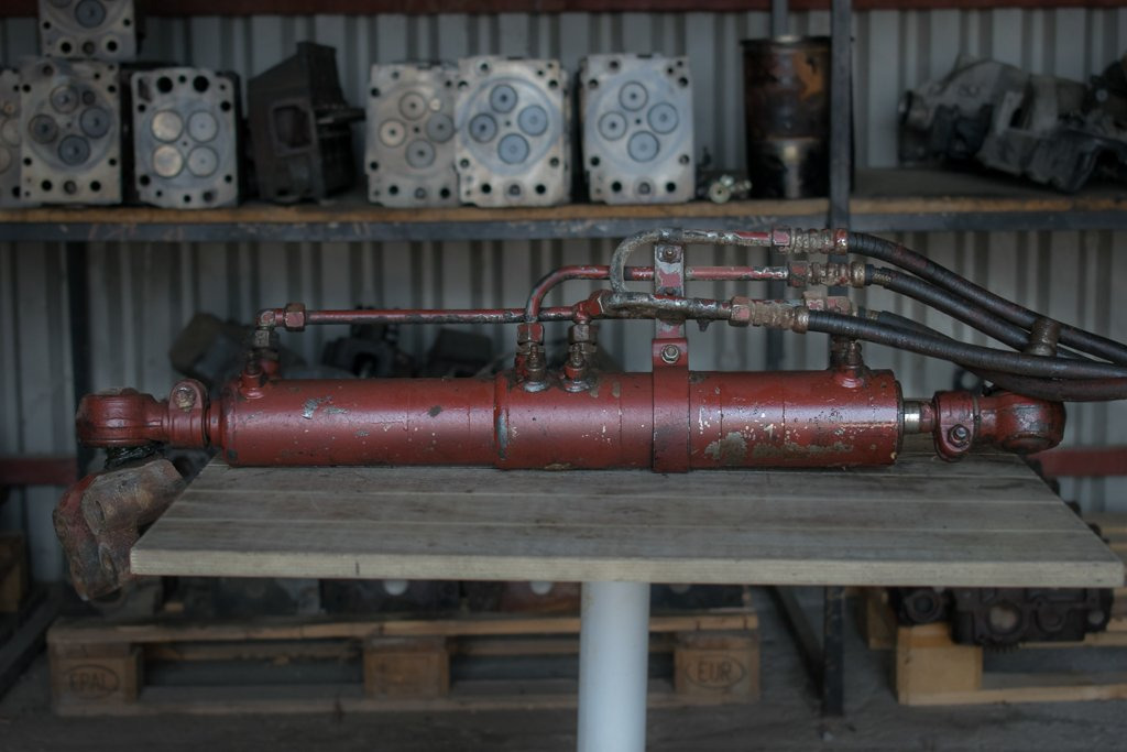 MERCEDES-BENZ SK HYDRAULIC STEERING BOTTLE - Хидравличен цилиндър за Камион: снимка 1 MERCEDES-BENZ SK HYDRAULIC STEERING BOTTLE - Хидравличен цилиндър за Камион: снимка 1