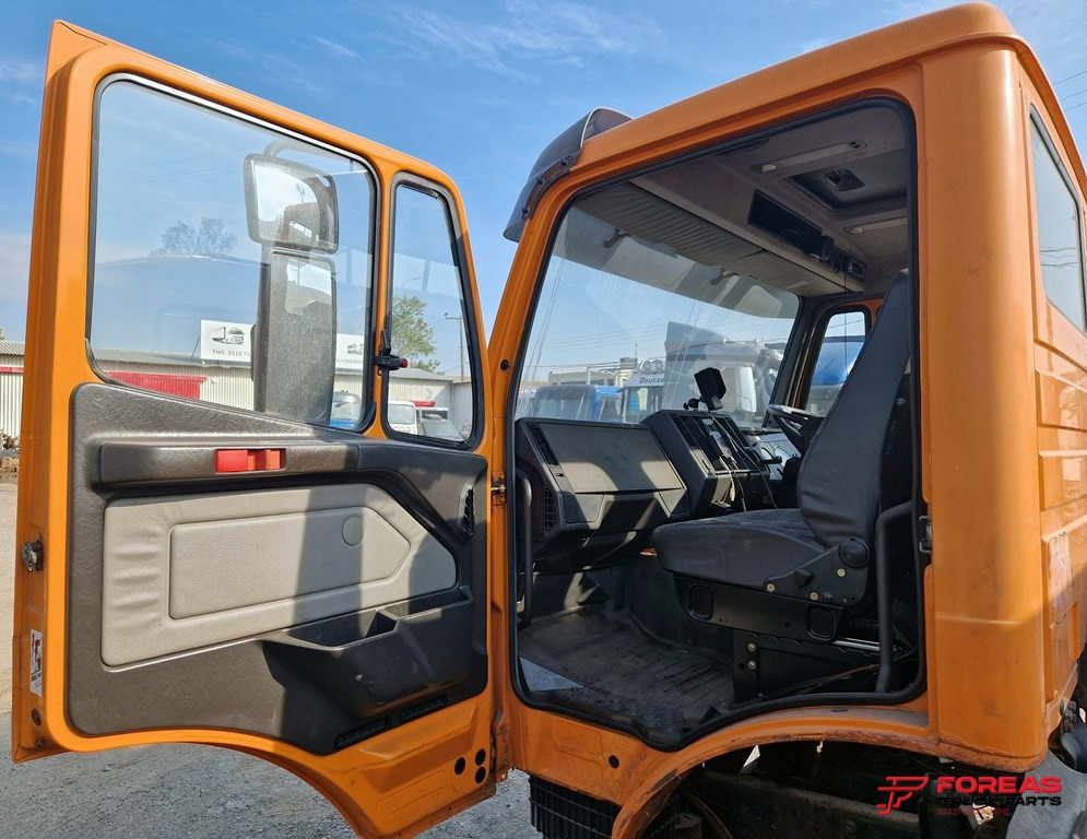 MERCEDES SK - SMALL - RIGHT HAND DRIVE - Кабина: снимка 2 MERCEDES SK - SMALL - RIGHT HAND DRIVE - Кабина: снимка 2