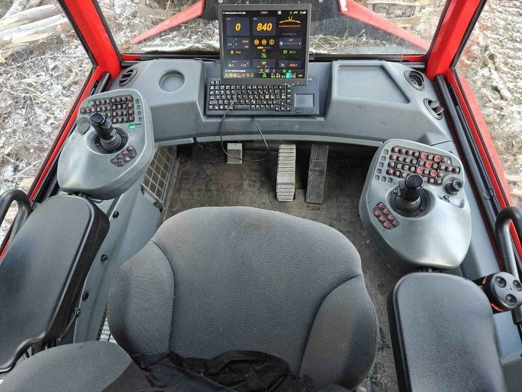 Форвардер Komatsu 855: снимка 19