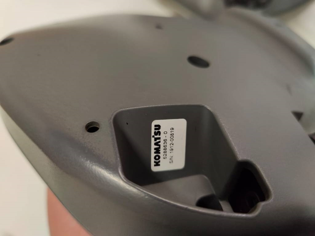 Komatsu Joysticks - Електрическа система за Горска техника: снимка 4 Komatsu Joysticks - Електрическа система за Горска техника: снимка 4