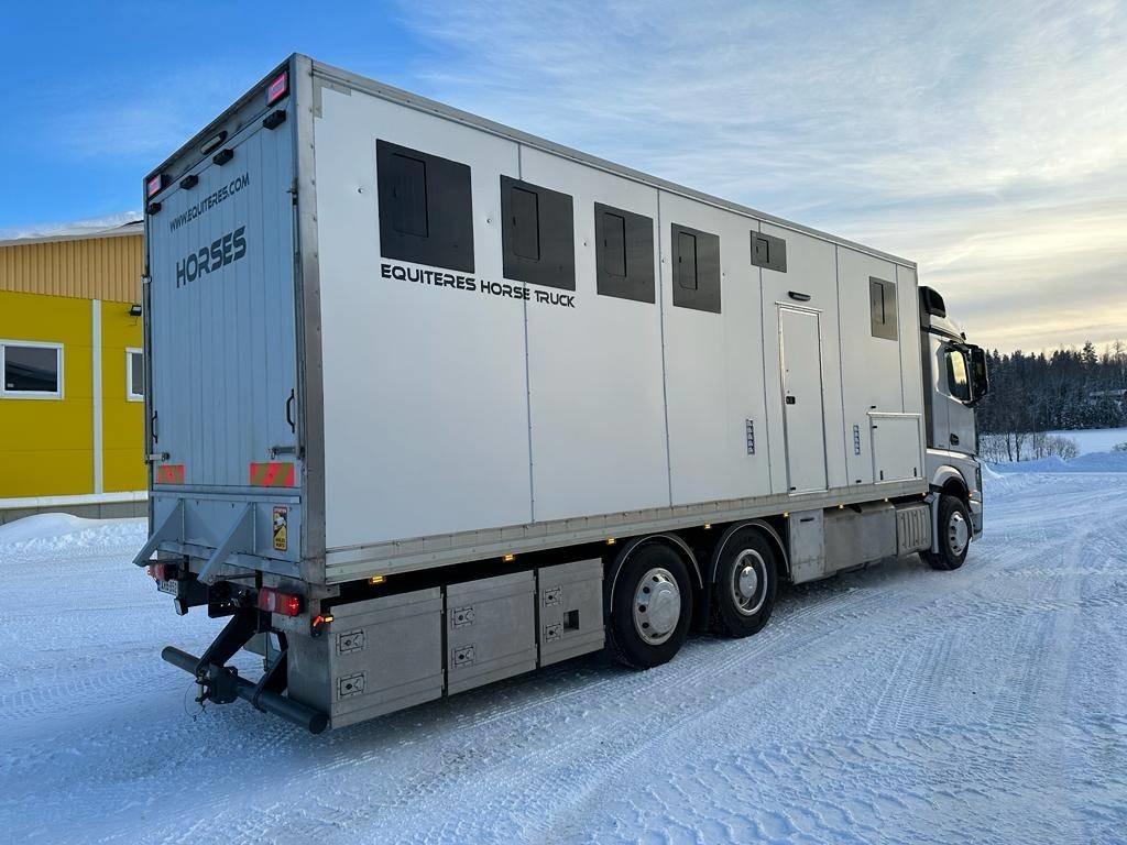 Mercedes-Benz Actros - За превоз на животни камион: снимка 4 Mercedes-Benz Actros - За превоз на животни камион: снимка 4