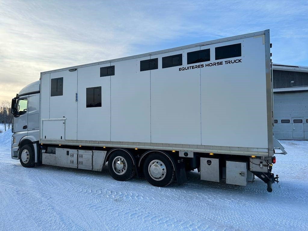 Mercedes-Benz Actros - За превоз на животни камион: снимка 2 Mercedes-Benz Actros - За превоз на животни камион: снимка 2