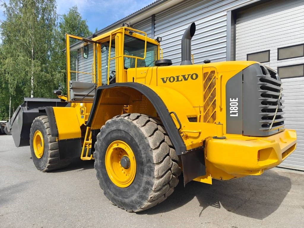 Volvo L 180 E - Колесен товарач: снимка 3 Volvo L 180 E - Колесен товарач: снимка 3