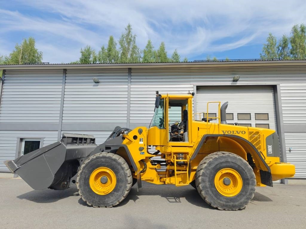 Volvo L 180 E - Колесен товарач: снимка 2 Volvo L 180 E - Колесен товарач: снимка 2