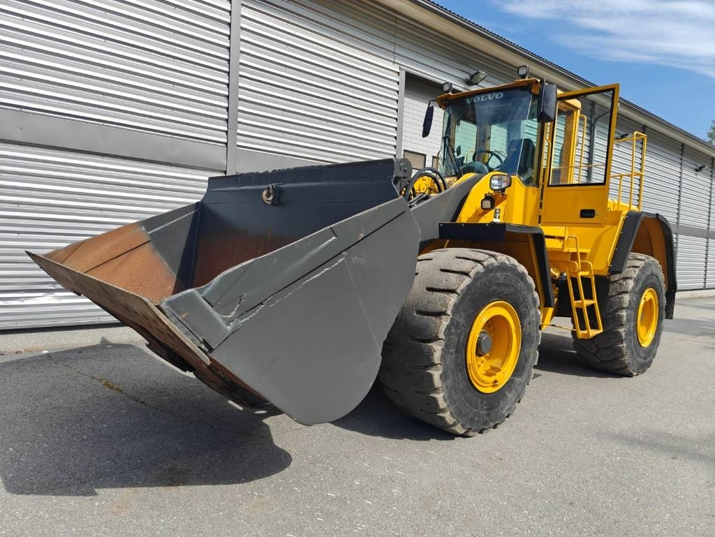 Volvo L 180 E - Колесен товарач: снимка 1 Volvo L 180 E - Колесен товарач: снимка 1