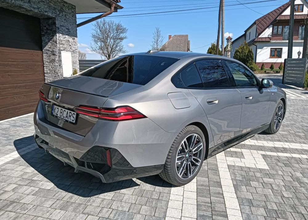BMW Seria 5 - Лек автомобил: снимка 4 BMW Seria 5 - Лек автомобил: снимка 4