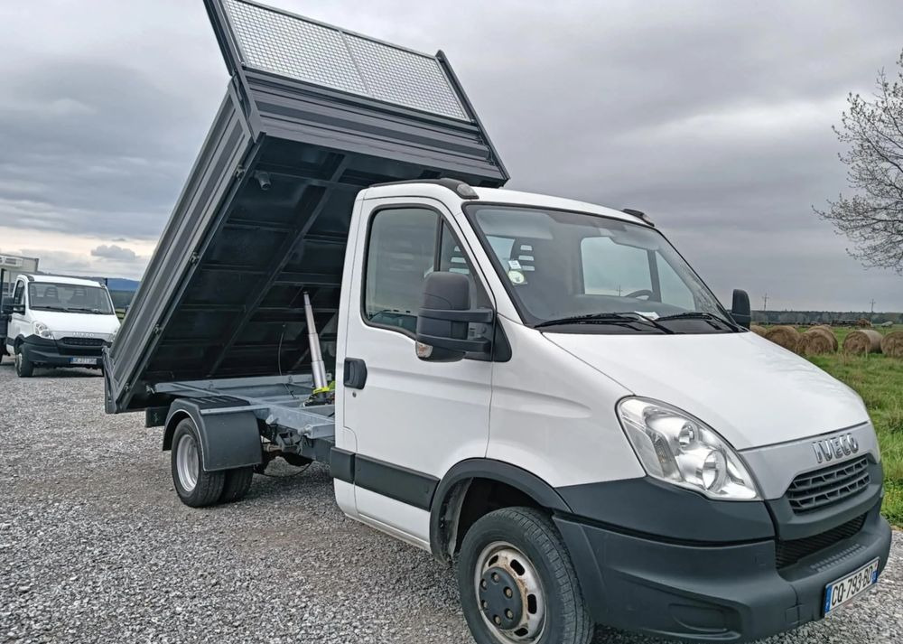 Iveco 35C13, 35C12, 35C15 - Бус самосвал: снимка 2 Iveco 35C13, 35C12, 35C15 - Бус самосвал: снимка 2
