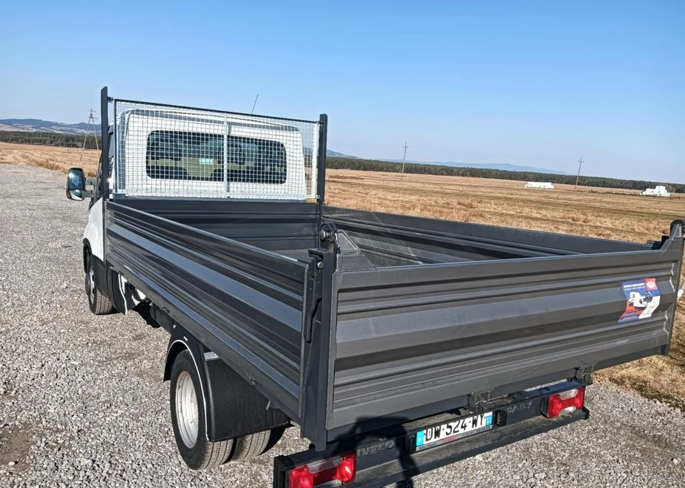 Iveco 35C15, 35C14, 35C13, 35C12 - Бус самосвал: снимка 2 Iveco 35C15, 35C14, 35C13, 35C12 - Бус самосвал: снимка 2