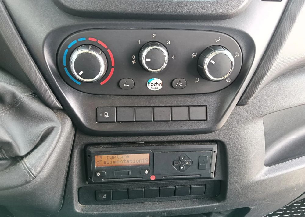 Iveco 35C18, 35C15, 35C13, 35C14, 70C18, 50C18 - Лекотоварен автомобил фургон: снимка 5 Iveco 35C18, 35C15, 35C13, 35C14, 70C18, 50C18 - Лекотоварен автомобил фургон: снимка 5