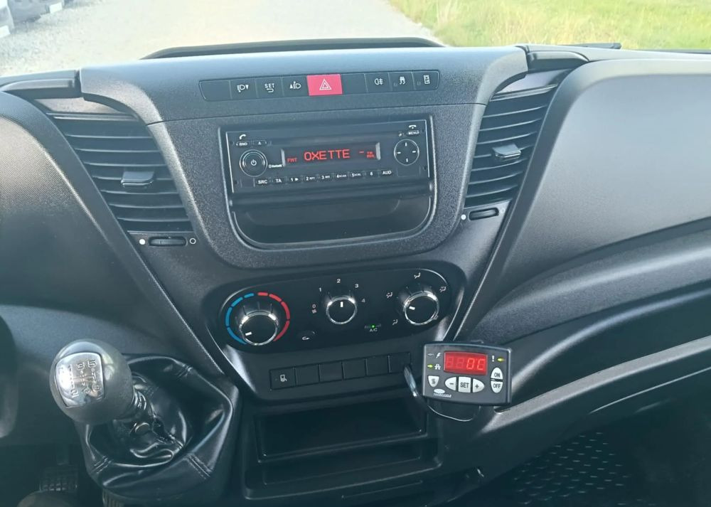 Iveco 35S16, 35S15, 35S14, 35S13, 35C13, 35C14 - Хладилен бус: снимка 4 Iveco 35S16, 35S15, 35S14, 35S13, 35C13, 35C14 - Хладилен бус: снимка 4