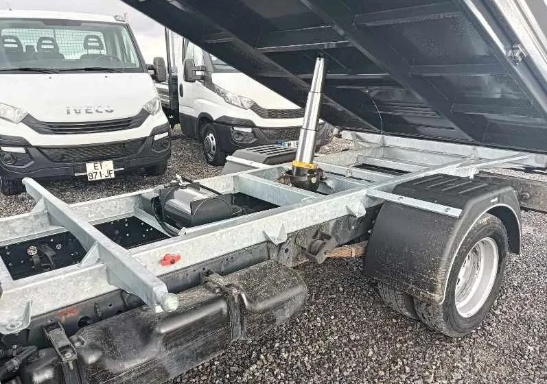 Iveco DAILY 35C13, 35C12, 35C15 - Бус самосвал: снимка 3 Iveco DAILY 35C13, 35C12, 35C15 - Бус самосвал: снимка 3