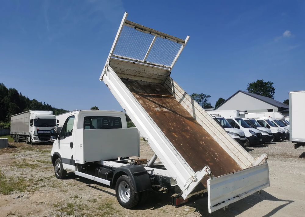 Iveco Daily 35C15 Kiper 3.0 - 150KM wywrotka Hak Bliźniak blokada mostu Klima - Бус самосвал: снимка 3 Iveco Daily 35C15 Kiper 3.0 - 150KM wywrotka Hak Bliźniak blokada mostu Klima - Бус самосвал: снимка 3