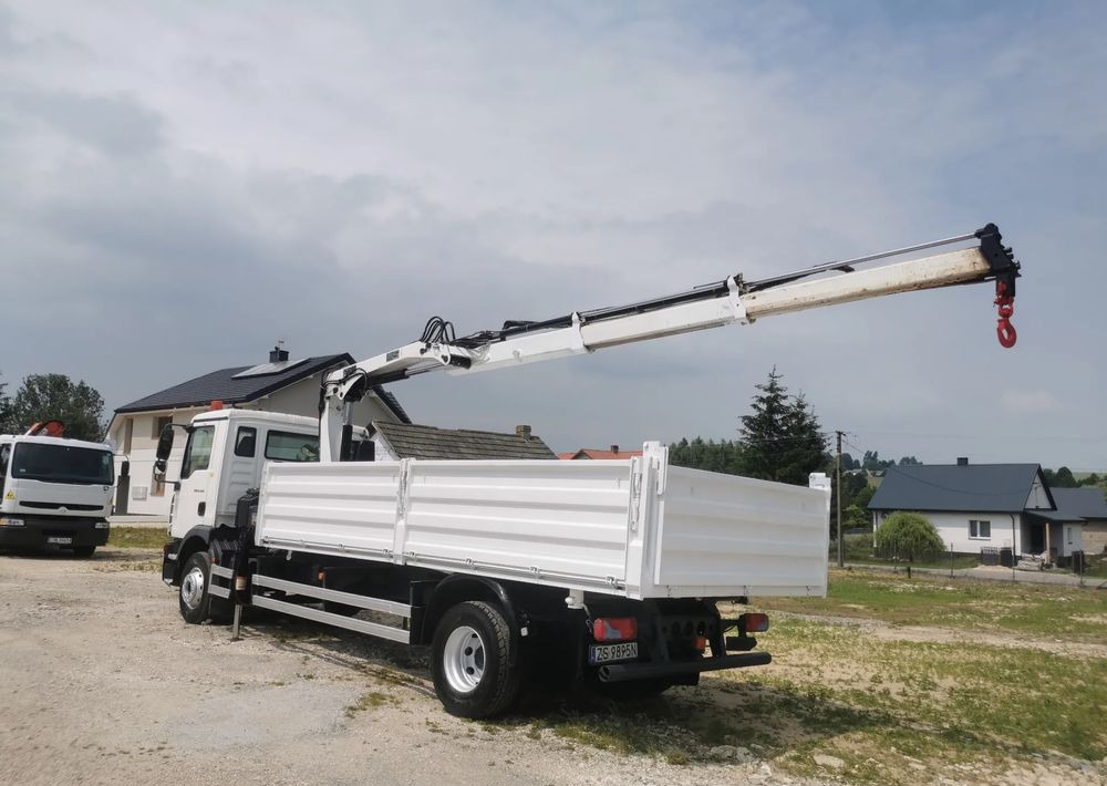 MAN TGM 15.240 Żuraw HDS HIAB + kiper wywrotka + Płyta czołowa Mały przebieg Klima - Самосвал камион: снимка 3 MAN TGM 15.240 Żuraw HDS HIAB + kiper wywrotka + Płyta czołowa Mały przebieg Klima - Самосвал камион: снимка 3