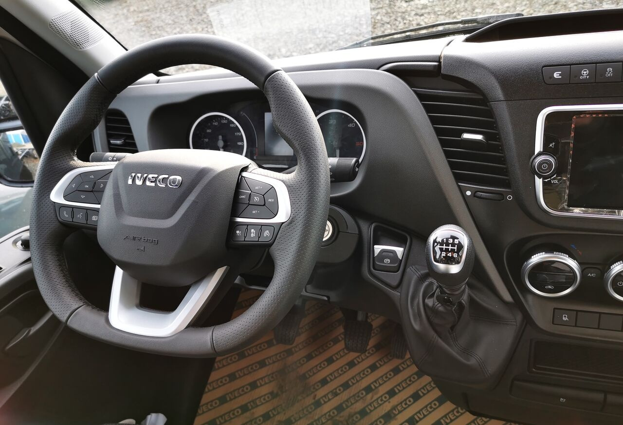 IVECO Daily 35S18 - Товарен бус: снимка 4 IVECO Daily 35S18 - Товарен бус: снимка 4