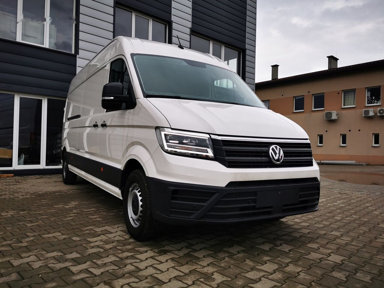 Volkswagen Crafter 2,0 l 177 KM, długość pojazdu 6836 mm - Товарен бус: снимка 1 Volkswagen Crafter 2,0 l 177 KM, długość pojazdu 6836 mm - Товарен бус: снимка 1