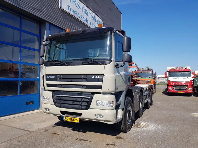 DAF CF 85.360 8x4 Manual Steel NCH Apk Euro 5 - Камион с кабелна система: снимка 2 DAF CF 85.360 8x4 Manual Steel NCH Apk Euro 5 - Камион с кабелна система: снимка 2
