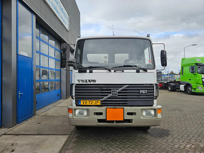 Volvo F S7 18 HOBUR 14.800 Liter 3 Compartments Steel Manual - Камион цистерна: снимка 3 Volvo F S7 18 HOBUR 14.800 Liter 3 Compartments Steel Manual - Камион цистерна: снимка 3