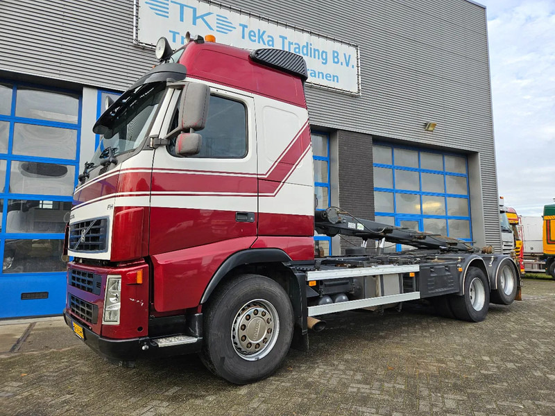 Volvo FH 520 6x2 old Tacho NCH Kabelsysteem Euro 3 - Камион с кабелна система: снимка 2 Volvo FH 520 6x2 old Tacho NCH Kabelsysteem Euro 3 - Камион с кабелна система: снимка 2