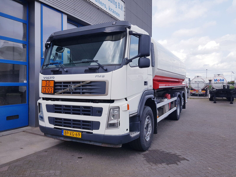 Volvo FM 9.340 Fuel 21.400 Liter 3 Compartments - Камион цистерна: снимка 2 Volvo FM 9.340 Fuel 21.400 Liter 3 Compartments - Камион цистерна: снимка 2