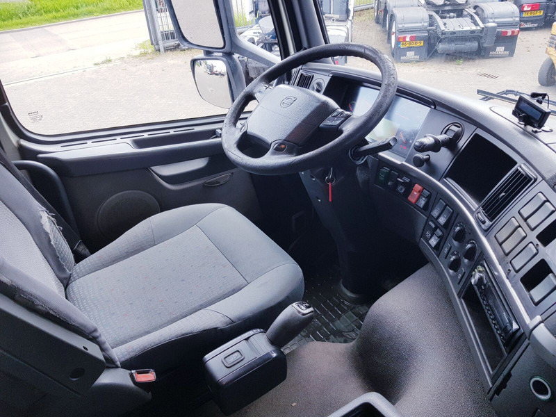Камион цистерна За превоз на гориво Volvo FM 9.340: снимка 16
