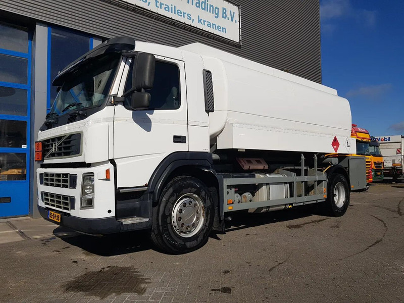 Volvo FM 9.340 Petrol, Diesel 17000 Ltr. 3 Compartementen - Камион цистерна: снимка 2 Volvo FM 9.340 Petrol, Diesel 17000 Ltr. 3 Compartementen - Камион цистерна: снимка 2
