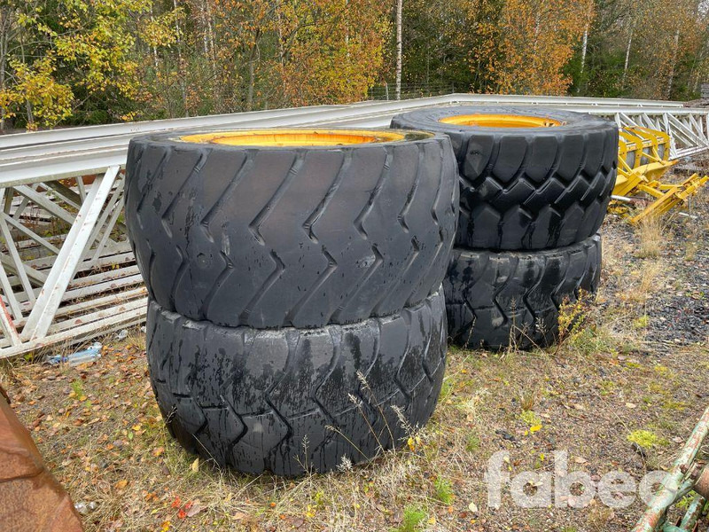 Michelin Michelin / Goodyear - Гума за Строителна техника: снимка 1 Michelin Michelin / Goodyear - Гума за Строителна техника: снимка 1