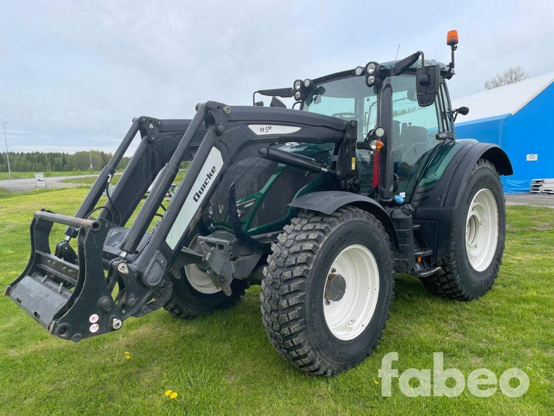 Valtra N154E Versu SmartTouch MR19 Valtra N154E Versu SmartTouch MR19 med frontlastare Quicke Q5M - Трактор: снимка 1 Valtra N154E Versu SmartTouch MR19 Valtra N154E Versu SmartTouch MR19 med frontlastare Quicke Q5M - Трактор: снимка 1