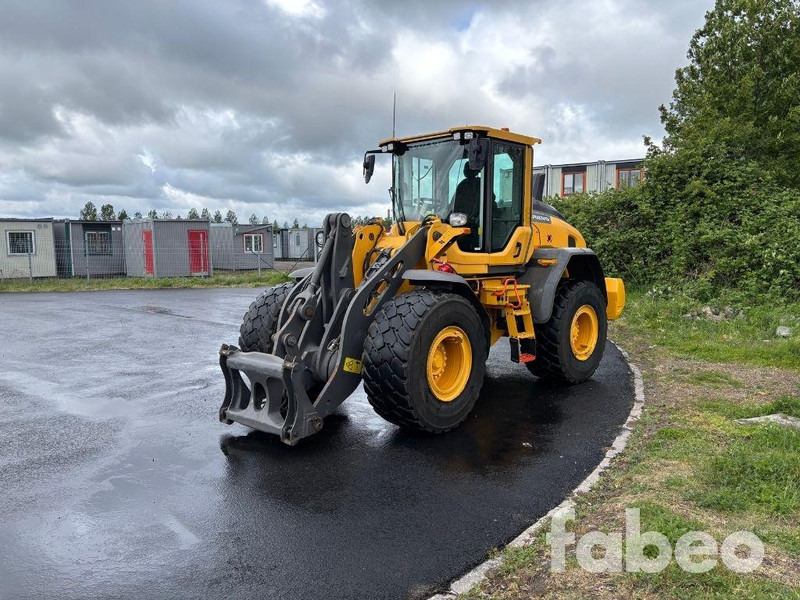 Колесен товарач Volvo L90H: снимка 1