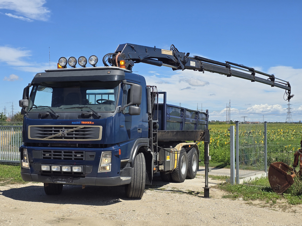 VOLVO FM 420 6X4 / KIPPER / CRANE HMF 1823 K4 - Самосвал камион, Камион с кран: снимка 3 VOLVO FM 420 6X4 / KIPPER / CRANE HMF 1823 K4 - Самосвал камион, Камион с кран: снимка 3