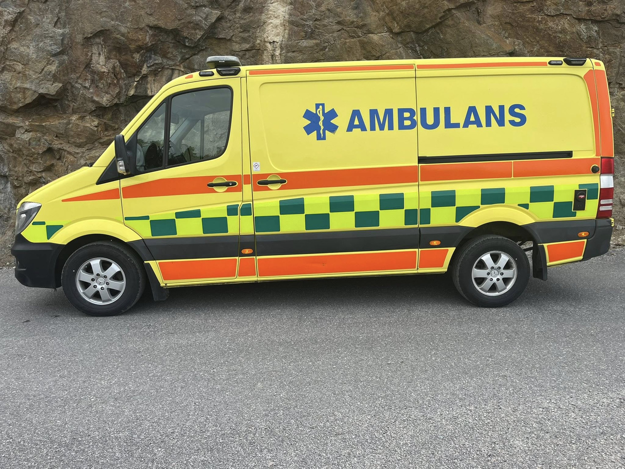 MERCEDES-BENZ Sprinter 319 - AMBULANCE - Линейка: снимка 3 MERCEDES-BENZ Sprinter 319 - AMBULANCE - Линейка: снимка 3