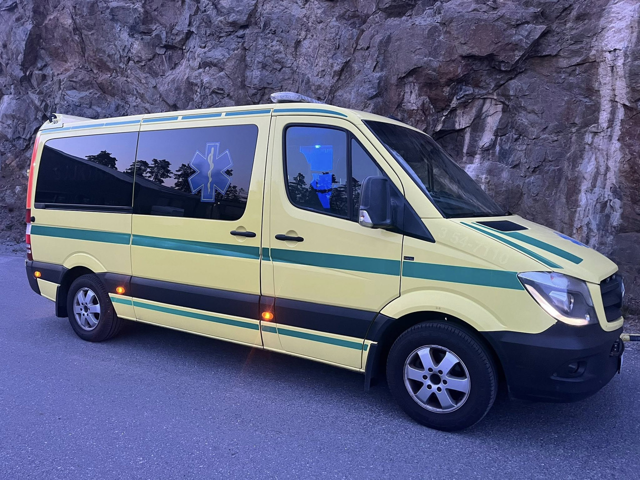 Mercedes-Benz Sprinter 316 - 2 stretcher AMBULANCE / Krankenwagen / Швидка допомога - Линейка: снимка 2 Mercedes-Benz Sprinter 316 - 2 stretcher AMBULANCE / Krankenwagen / Швидка допомога - Линейка: снимка 2