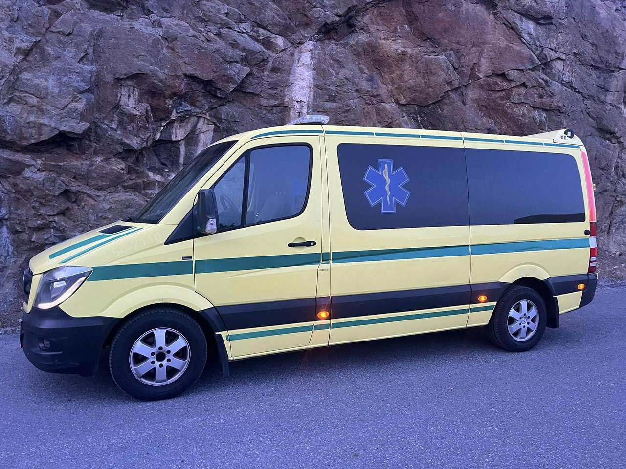 Mercedes-Benz Sprinter 316 - 2 stretcher AMBULANCE / Krankenwagen / Швидка допомога - Линейка: снимка 5 Mercedes-Benz Sprinter 316 - 2 stretcher AMBULANCE / Krankenwagen / Швидка допомога - Линейка: снимка 5
