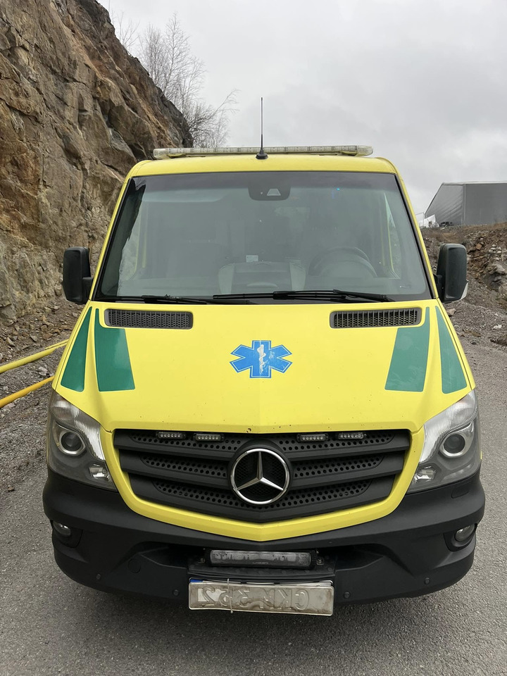 Mercedes-Benz Sprinter 316 - 2 stretcher ambulance - RESERVERAD!! - Линейка: снимка 5 Mercedes-Benz Sprinter 316 - 2 stretcher ambulance - RESERVERAD!! - Линейка: снимка 5
