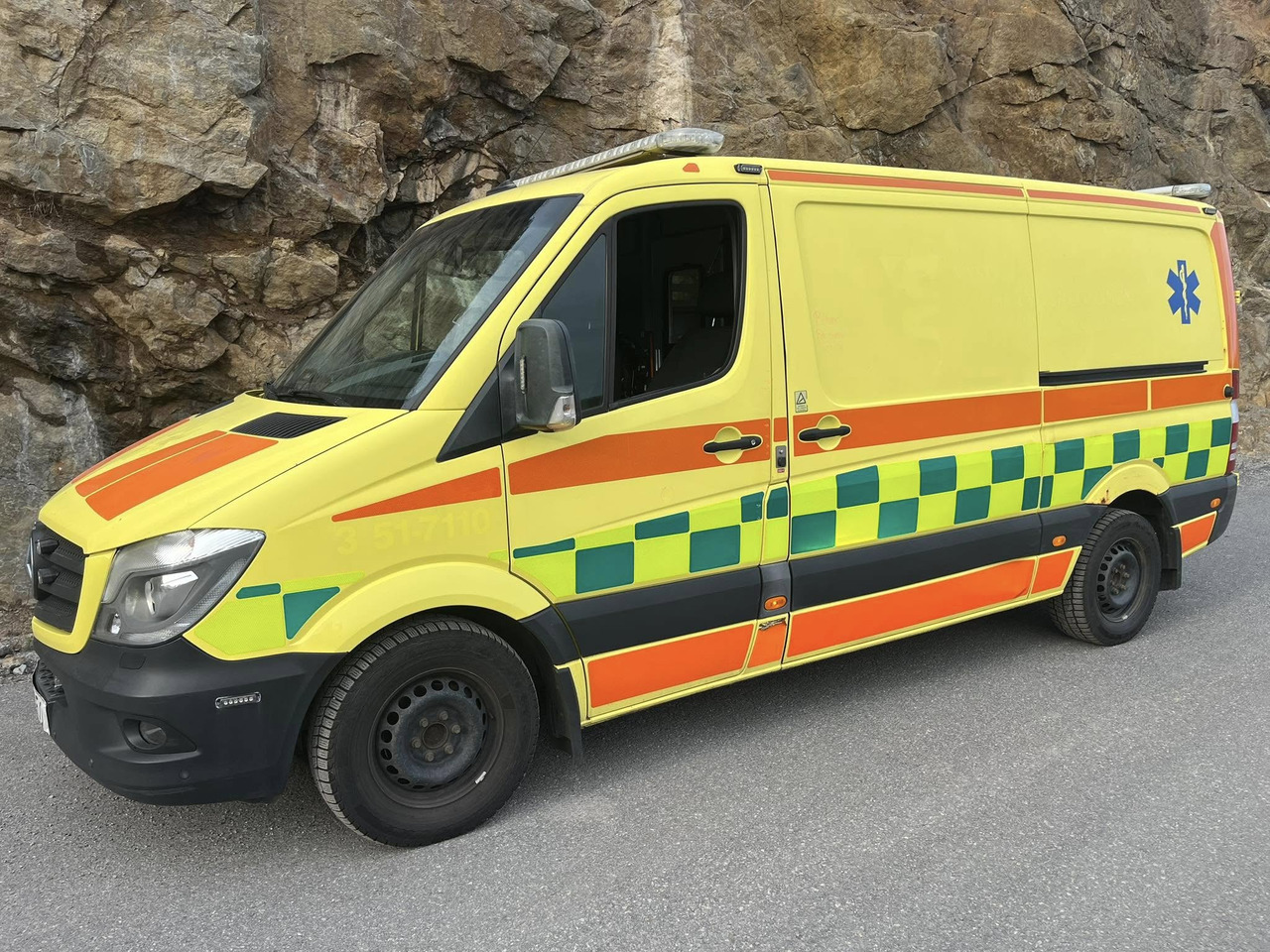 Mercedes-Benz Sprinter 319 - AMBULANCE / Krankenwagen / Швидка допомога - Линейка: снимка 2 Mercedes-Benz Sprinter 319 - AMBULANCE / Krankenwagen / Швидка допомога - Линейка: снимка 2