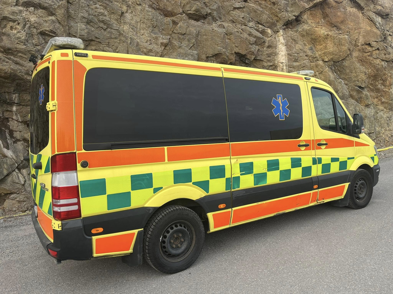 Mercedes-Benz Sprinter 319 - AMBULANCE / Krankenwagen / Швидка допомога - Линейка: снимка 5 Mercedes-Benz Sprinter 319 - AMBULANCE / Krankenwagen / Швидка допомога - Линейка: снимка 5